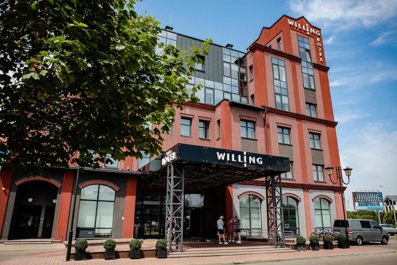 Willing Hotel Minsk Bagian luar foto