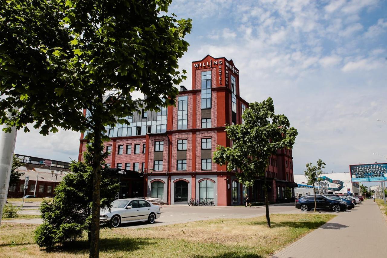 Willing Hotel Minsk Bagian luar foto
