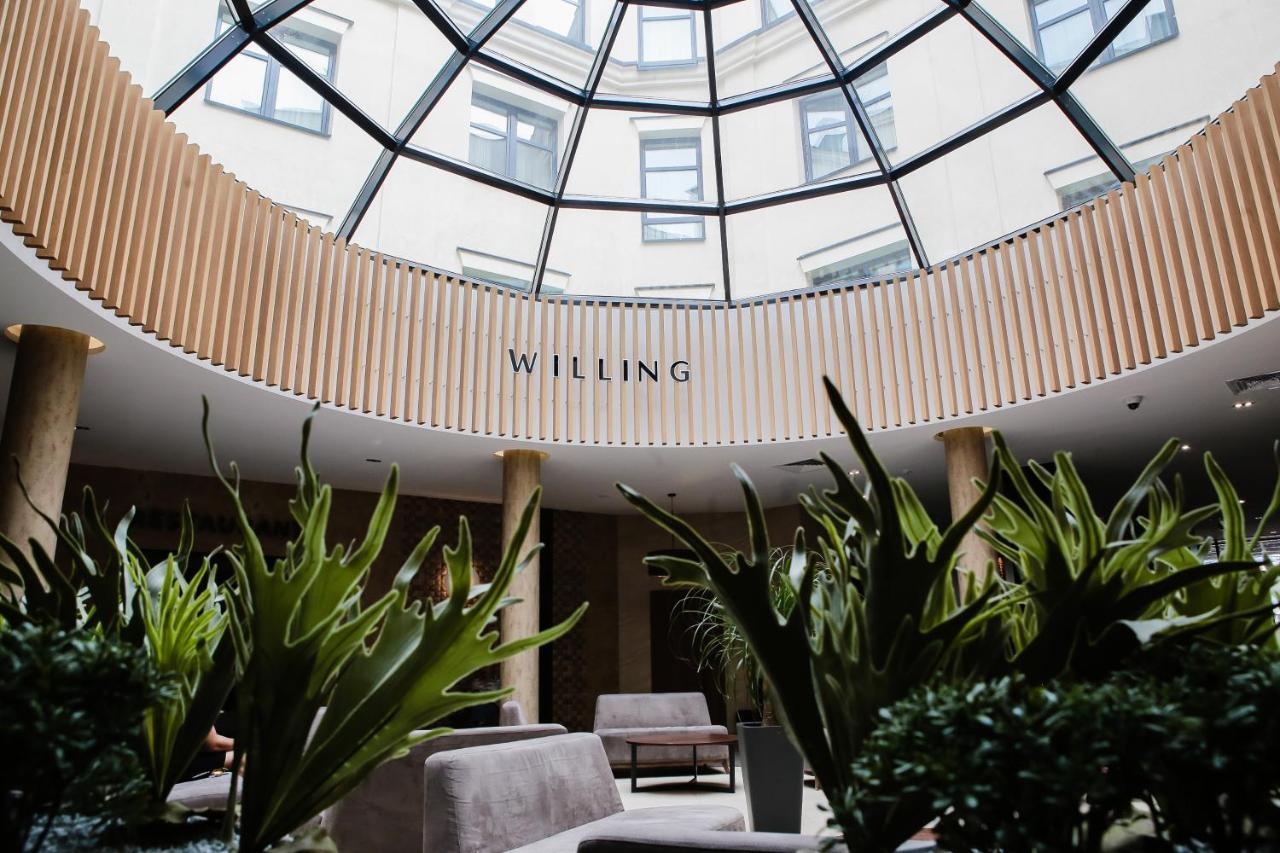 Willing Hotel Minsk Bagian luar foto
