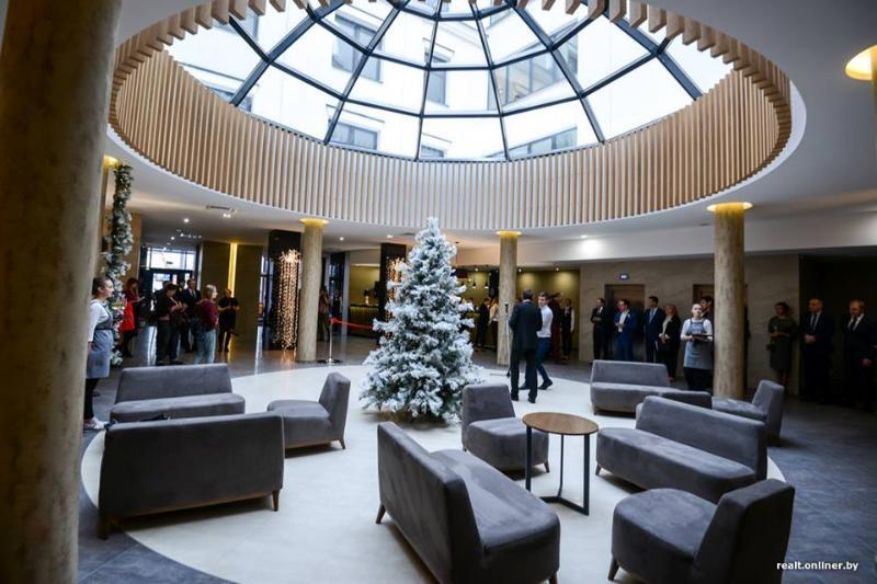 Willing Hotel Minsk Bagian luar foto