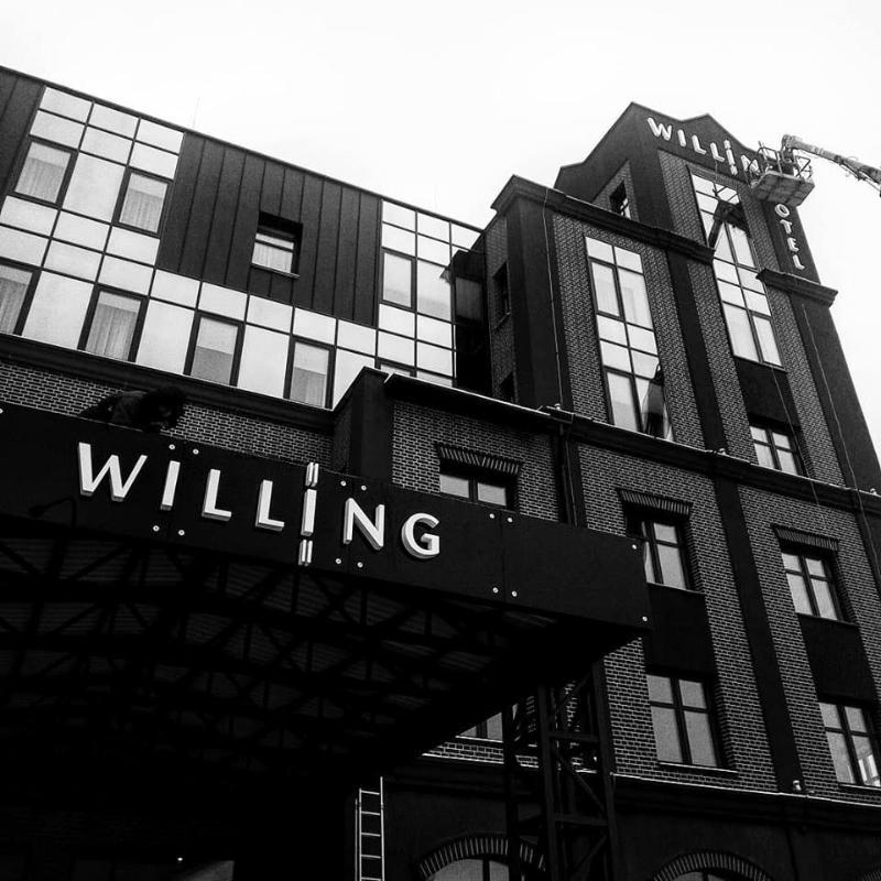 Willing Hotel Minsk Bagian luar foto
