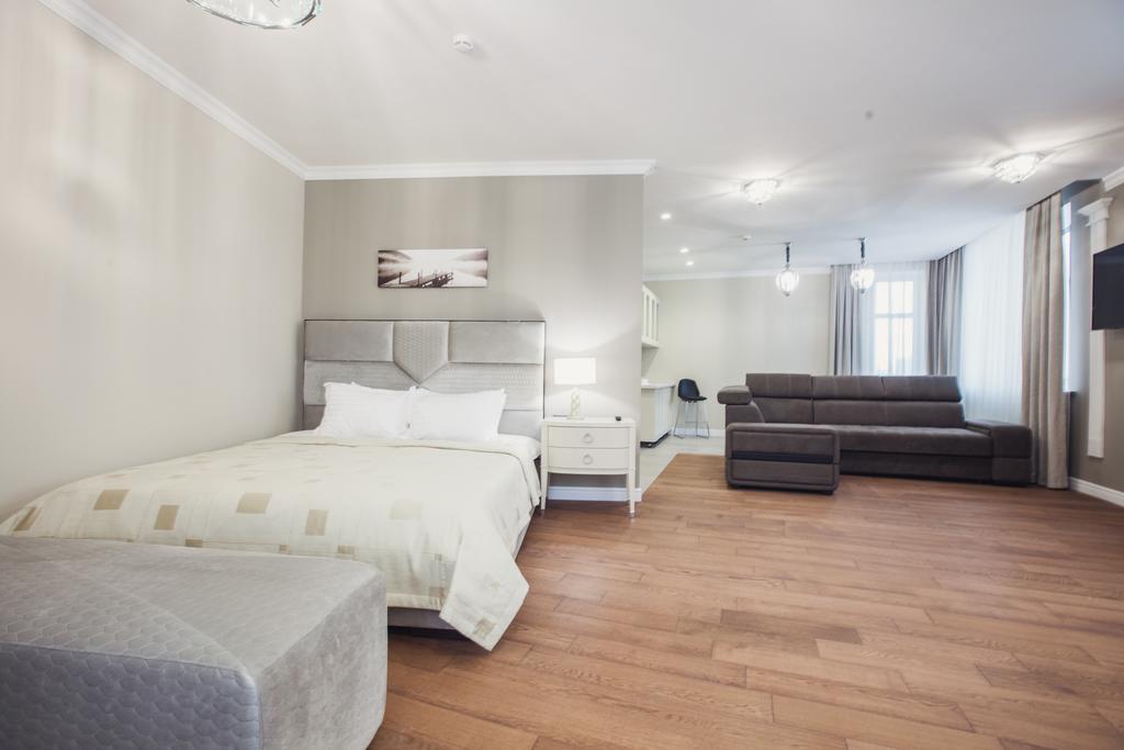 Willing Hotel Minsk Bagian luar foto