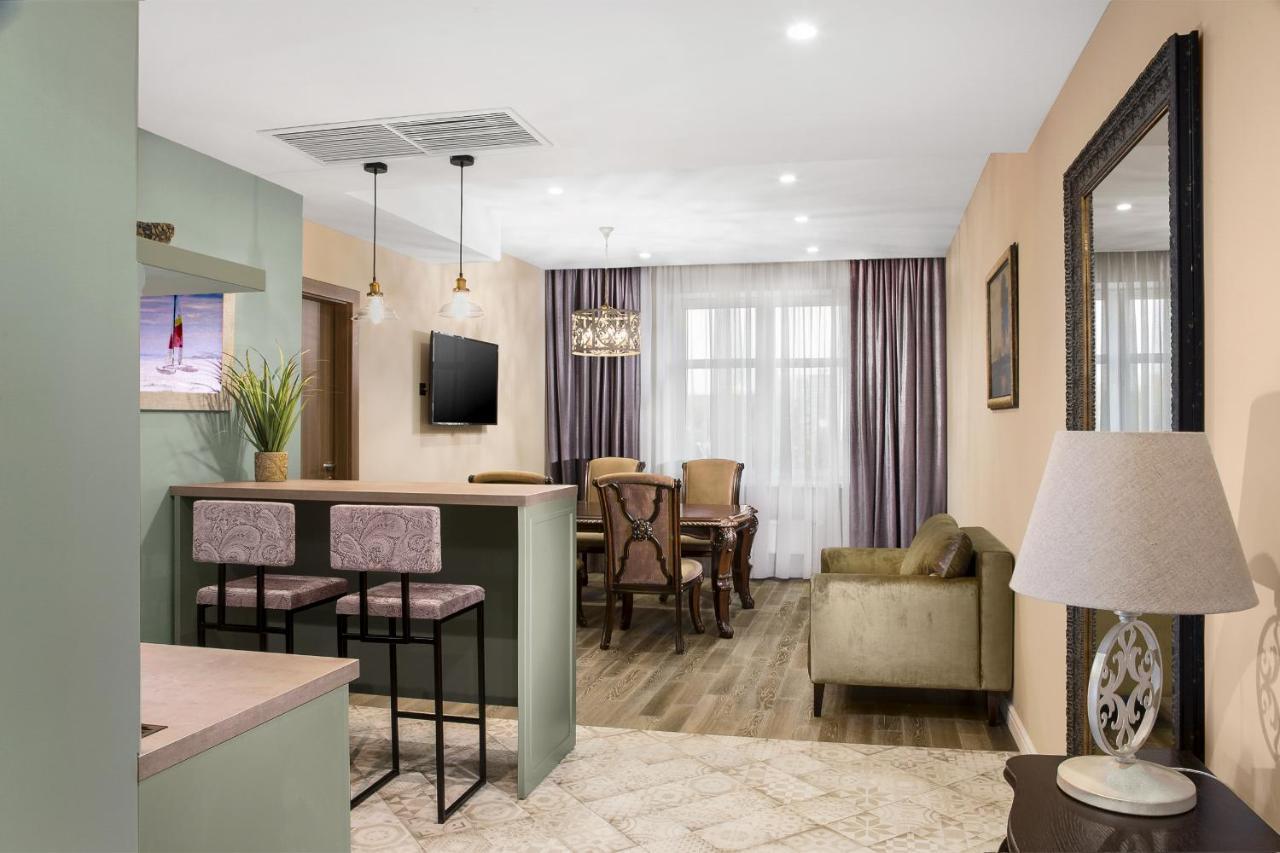 Willing Hotel Minsk Bagian luar foto