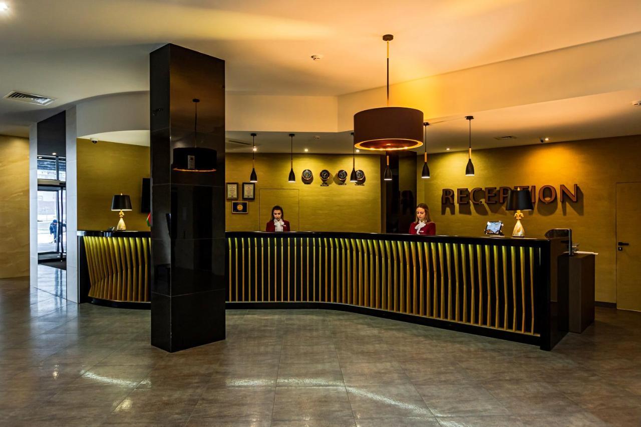 Willing Hotel Minsk Bagian luar foto