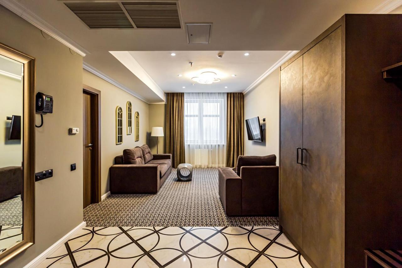 Willing Hotel Minsk Bagian luar foto